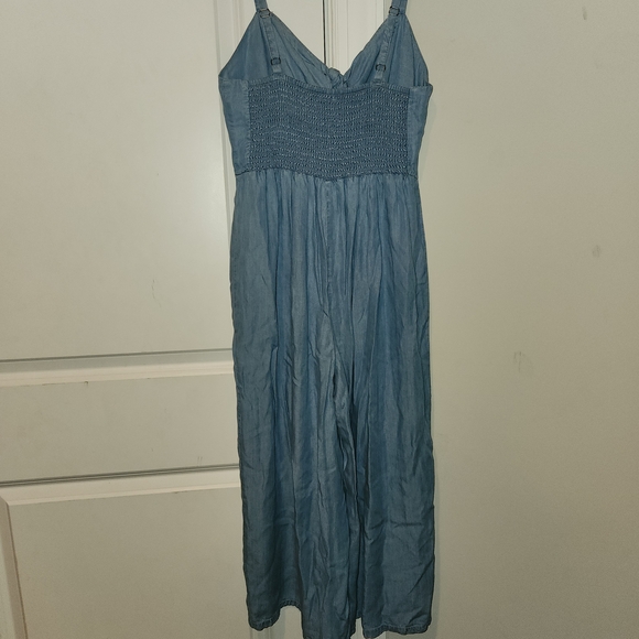 Old Navy Light Blue Smocked Top - Picture 4 of 5